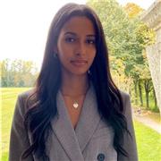 Laureata a pieni voti in Economia dei beni culturali offre lezioni private, ripetizioni e aiuto compiti a studenti delle scuole elementari e medie su tutte le materie e lezioni di inglese e spagnolo a studenti delle superiori.